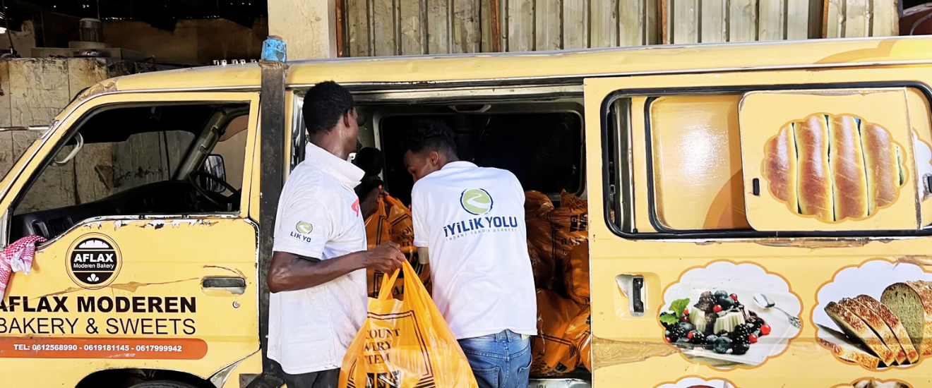Ekmek Dağıtımı